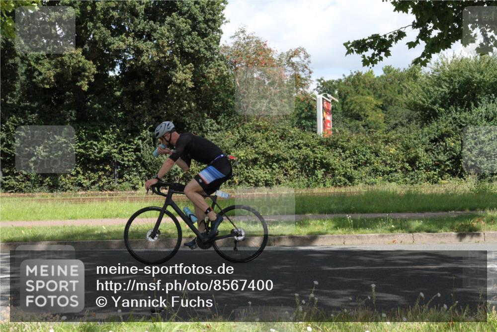 10.08.2025 - GEWOBA Citytriathlon Bremen Yannick Fuchs http://msf.ph/oto/8567400 10.08.2025 12:35:32 Radfahren 579, 642, 719, 742, 763, 783, 833, 919, 973, 1039 meine-sportfotos.de