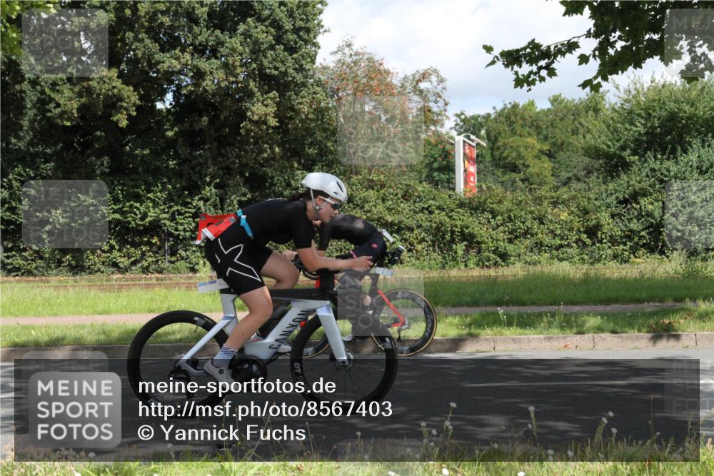 10.08.2025 - GEWOBA Citytriathlon Bremen Yannick Fuchs http://msf.ph/oto/8567403 10.08.2025 12:35:35 Radfahren 642, 719, 742, 763, 783, 833, 919, 933, 966, 1039 meine-sportfotos.de