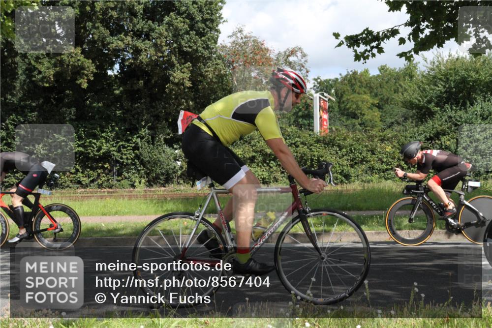 10.08.2025 - GEWOBA Citytriathlon Bremen Yannick Fuchs http://msf.ph/oto/8567404 10.08.2025 12:35:35 Radfahren 642, 719, 742, 763, 783, 833, 919, 933, 966, 1039 meine-sportfotos.de