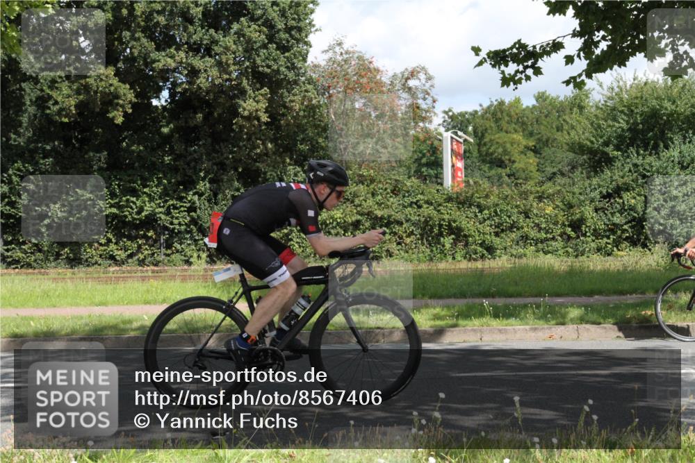 10.08.2025 - GEWOBA Citytriathlon Bremen Yannick Fuchs http://msf.ph/oto/8567406 10.08.2025 12:35:36 Radfahren 642, 719, 742, 763, 783, 833, 919, 933, 966 meine-sportfotos.de