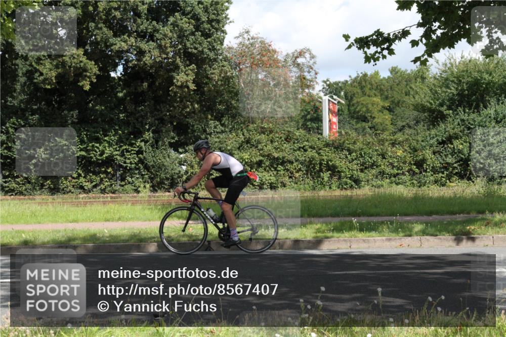 10.08.2025 - GEWOBA Citytriathlon Bremen Yannick Fuchs http://msf.ph/oto/8567407 10.08.2025 12:35:36 Radfahren 642, 719, 742, 763, 783, 833, 919, 933, 966 meine-sportfotos.de