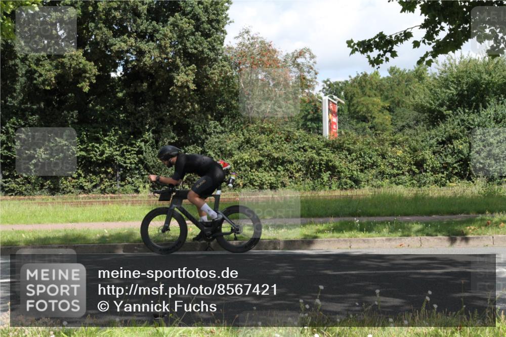 10.08.2025 - GEWOBA Citytriathlon Bremen Yannick Fuchs http://msf.ph/oto/8567421 10.08.2025 12:35:54 Radfahren 567, 843, 877, 933, 966 meine-sportfotos.de