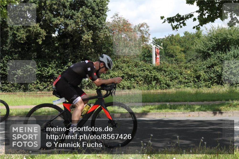 10.08.2025 - GEWOBA Citytriathlon Bremen Yannick Fuchs http://msf.ph/oto/8567426 10.08.2025 12:36:05 Radfahren 567, 582, 636, 759, 843, 877 meine-sportfotos.de