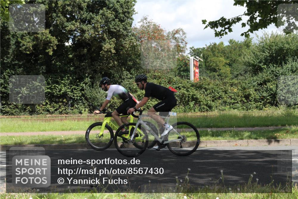 10.08.2025 - GEWOBA Citytriathlon Bremen Yannick Fuchs http://msf.ph/oto/8567430 10.08.2025 12:36:12 Radfahren 567, 582, 636, 639, 759 meine-sportfotos.de