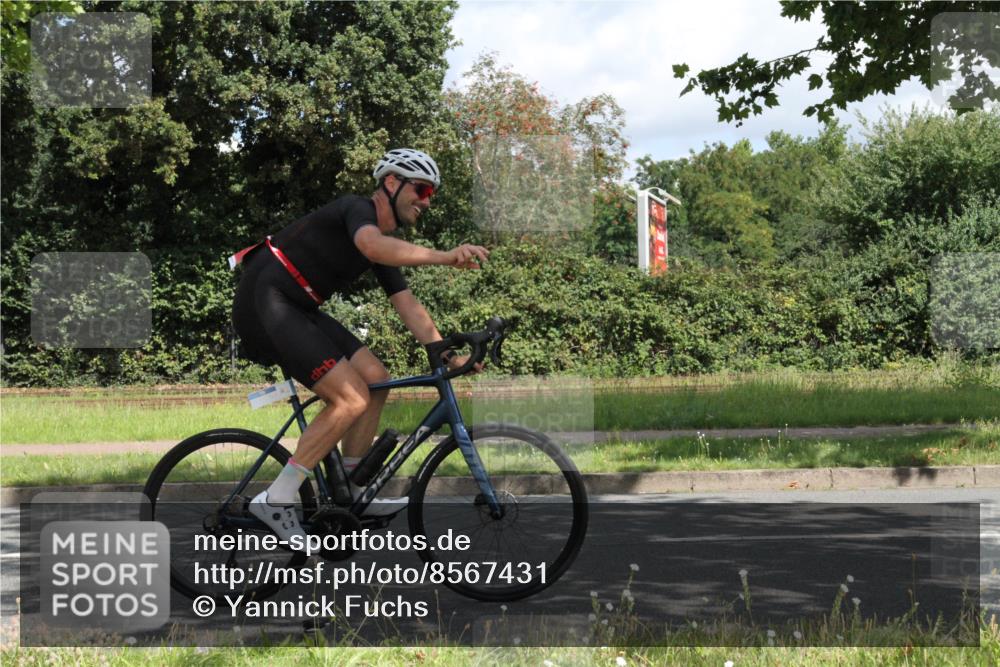 10.08.2025 - GEWOBA Citytriathlon Bremen Yannick Fuchs http://msf.ph/oto/8567431 10.08.2025 12:36:13 Radfahren 565, 567, 582, 599, 636, 639, 759 meine-sportfotos.de