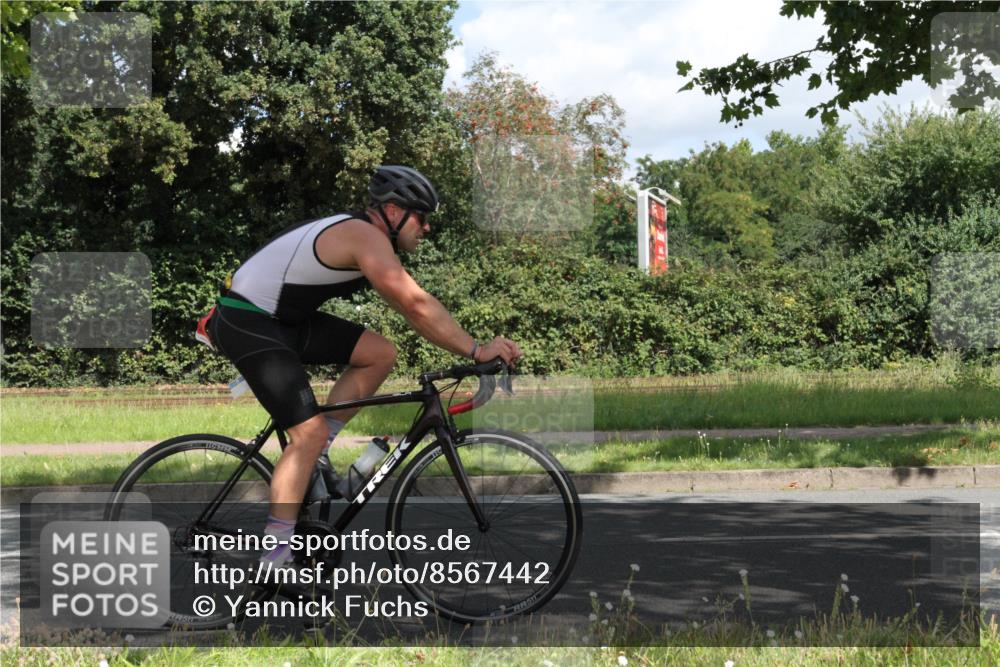 10.08.2025 - GEWOBA Citytriathlon Bremen Yannick Fuchs http://msf.ph/oto/8567442 10.08.2025 12:36:33 Radfahren 565, 570, 599, 639, 701, 750, 765, 766, 781, 789, 790, 794, 872, 1025, 1029, 1032 meine-sportfotos.de