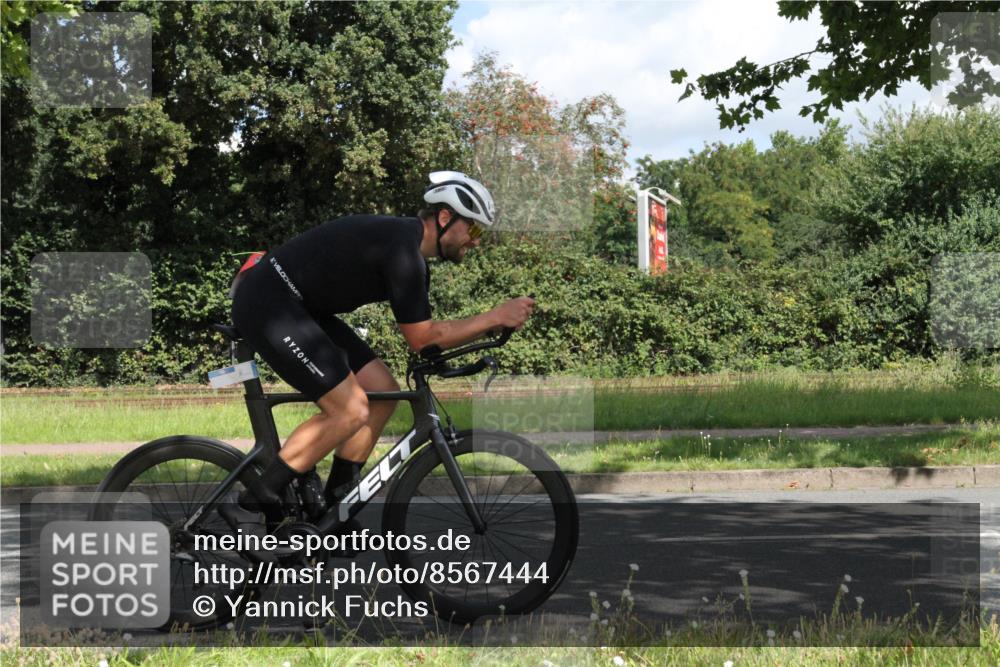 10.08.2025 - GEWOBA Citytriathlon Bremen Yannick Fuchs http://msf.ph/oto/8567444 10.08.2025 12:36:38 Radfahren 565, 570, 599, 701, 750, 765, 766, 781, 789, 790, 794, 872, 1025, 1029, 1032 meine-sportfotos.de