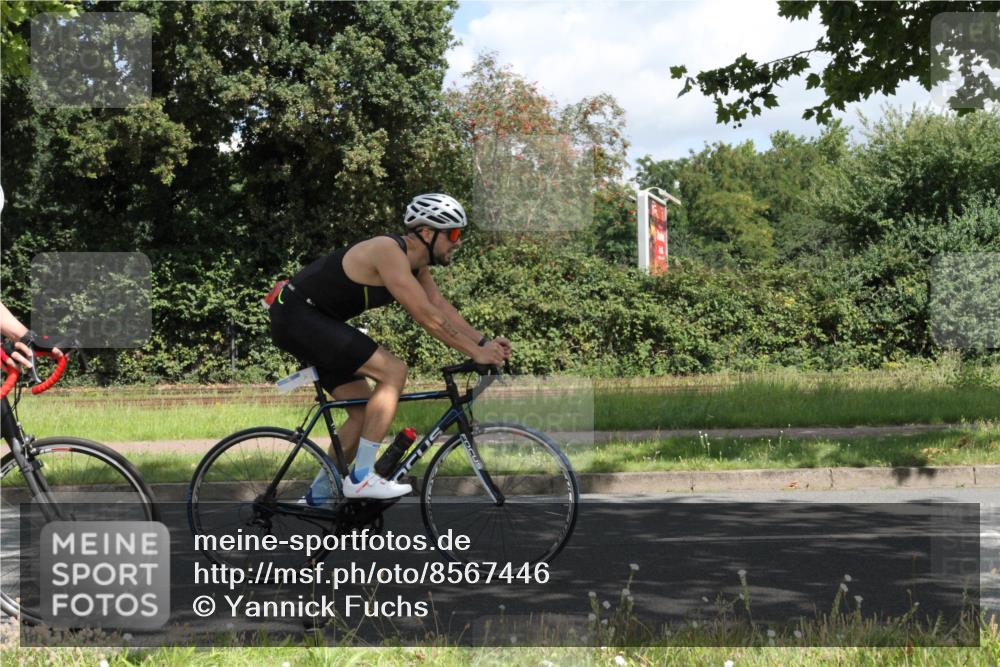 10.08.2025 - GEWOBA Citytriathlon Bremen Yannick Fuchs http://msf.ph/oto/8567446 10.08.2025 12:36:39 Radfahren 570, 701, 750, 765, 766, 781, 789, 790, 794, 872, 1025, 1029, 1032 meine-sportfotos.de