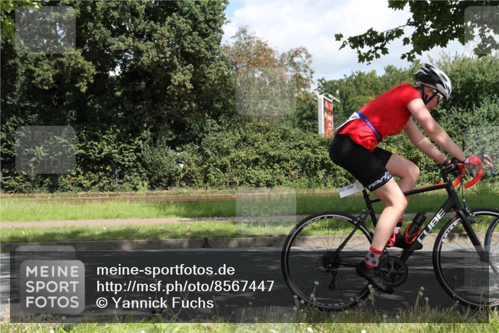 10.08.2025 - GEWOBA Citytriathlon Bremen Yannick Fuchs http://msf.ph/oto/8567447 10.08.2025 12:36:40 Radfahren 570, 701, 750, 765, 766, 781, 789, 790, 794, 872, 1025, 1029, 1032 meine-sportfotos.de