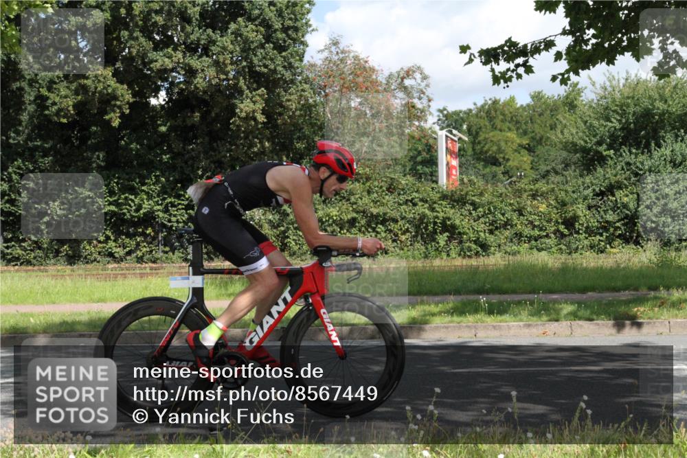 10.08.2025 - GEWOBA Citytriathlon Bremen Yannick Fuchs http://msf.ph/oto/8567449 10.08.2025 12:36:42 Radfahren 570, 701, 750, 765, 781, 789, 794, 872, 1025, 1029, 1032 meine-sportfotos.de