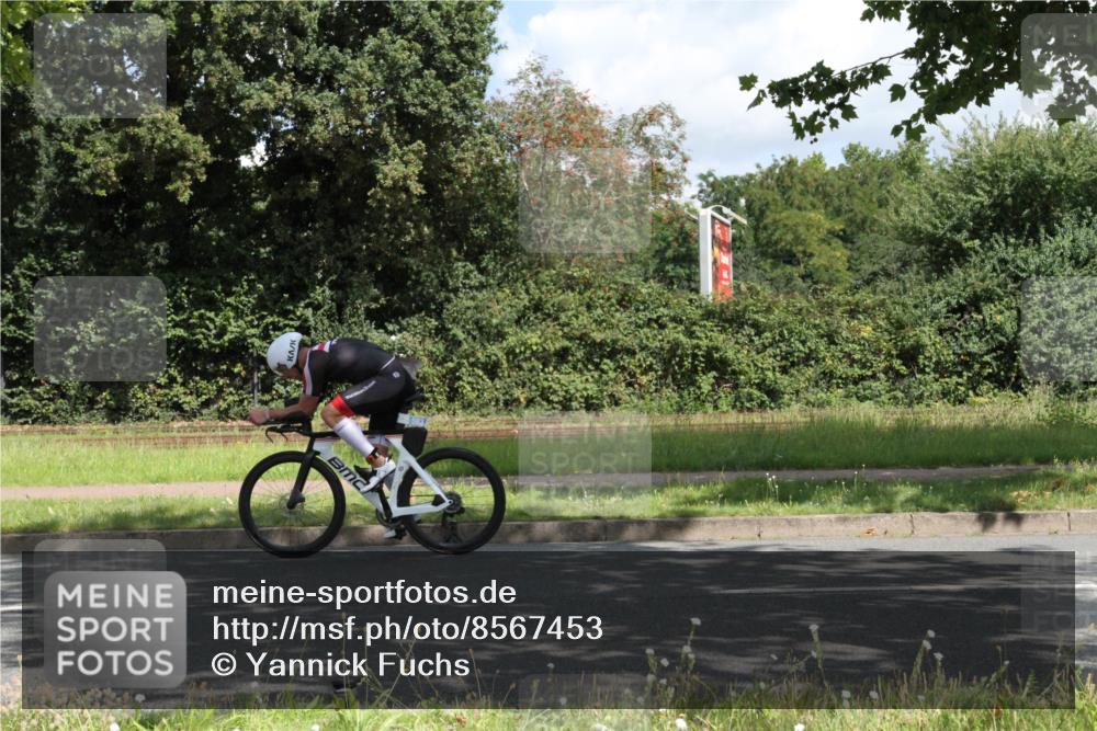 10.08.2025 - GEWOBA Citytriathlon Bremen Yannick Fuchs http://msf.ph/oto/8567453 10.08.2025 12:36:49 Radfahren 570, 678, 701, 739, 750, 765, 781, 789, 1025, 1029, 1032, 1033 meine-sportfotos.de
