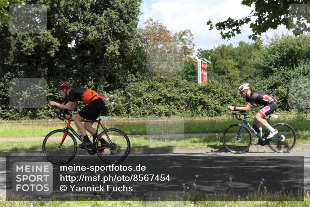 10.08.2025 - GEWOBA Citytriathlon Bremen Yannick Fuchs http://msf.ph/oto/8567454 10.08.2025 12:36:54 Radfahren 570, 631, 678, 701, 734, 739, 765, 982, 1029, 1033 meine-sportfotos.de