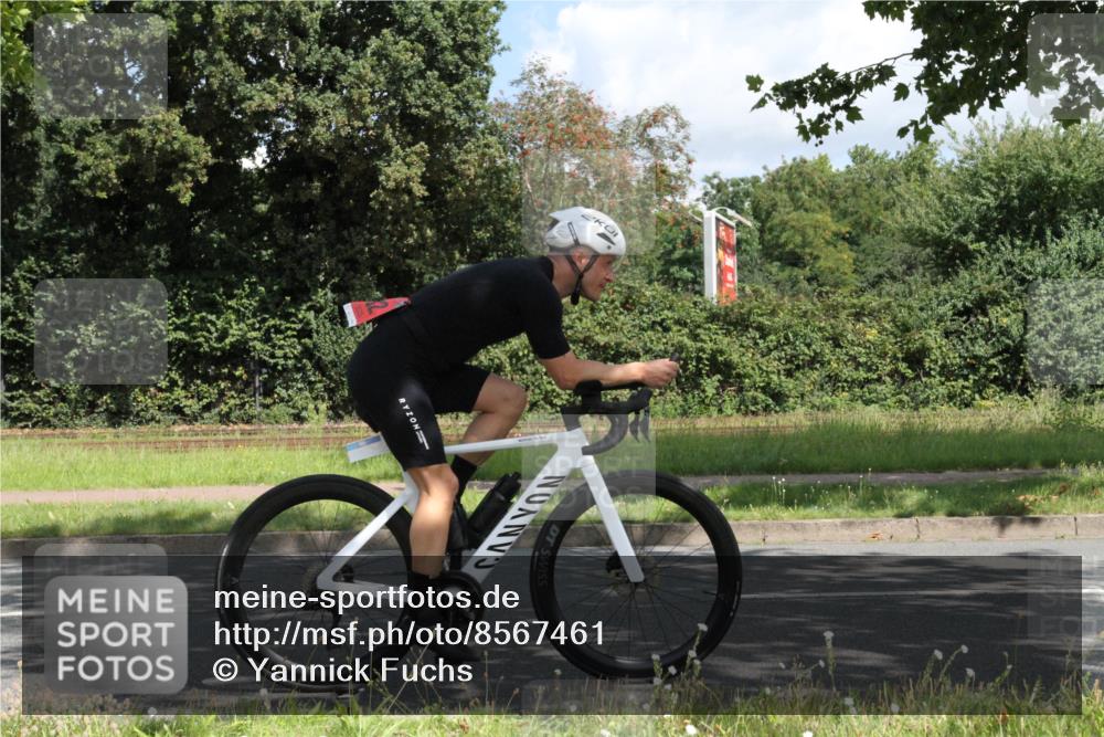 10.08.2025 - GEWOBA Citytriathlon Bremen Yannick Fuchs http://msf.ph/oto/8567461 10.08.2025 12:37:06 Radfahren 631, 678, 726, 734, 739, 804, 982, 1033 meine-sportfotos.de