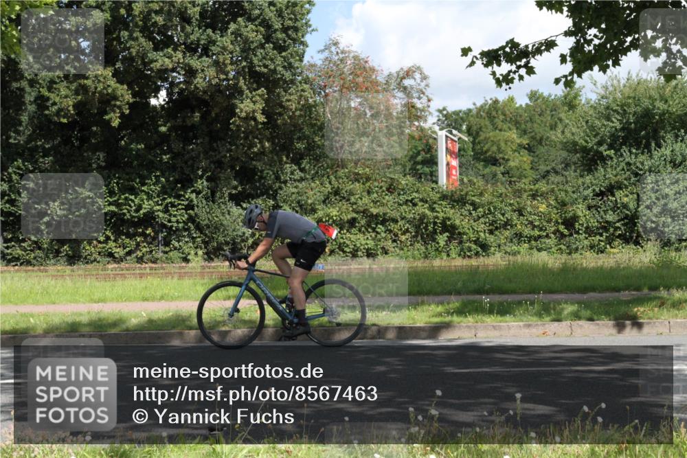 10.08.2025 - GEWOBA Citytriathlon Bremen Yannick Fuchs http://msf.ph/oto/8567463 10.08.2025 12:37:12 Radfahren 631, 726, 734, 804, 982, 1033 meine-sportfotos.de