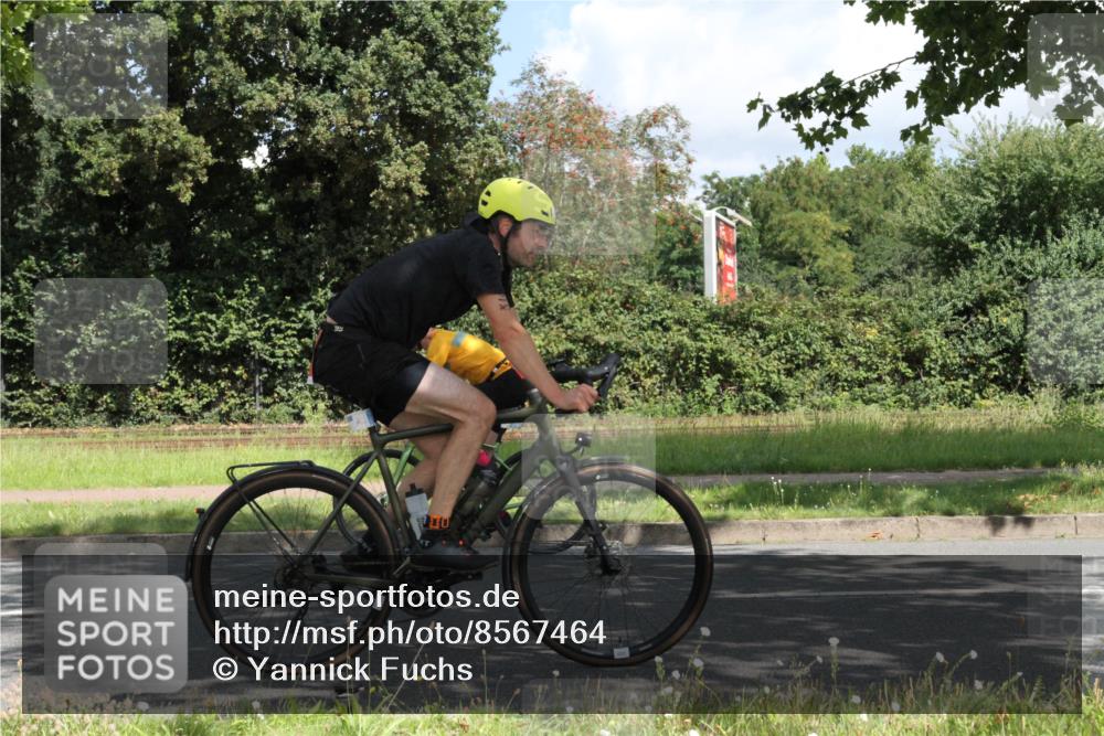 10.08.2025 - GEWOBA Citytriathlon Bremen Yannick Fuchs http://msf.ph/oto/8567464 10.08.2025 12:37:14 Radfahren 631, 726, 734, 804, 982, 1033 meine-sportfotos.de