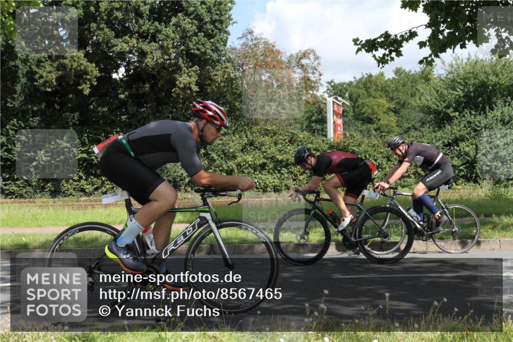 10.08.2025 - GEWOBA Citytriathlon Bremen Yannick Fuchs http://msf.ph/oto/8567465 10.08.2025 12:37:16 Radfahren 631, 726, 804, 982 meine-sportfotos.de