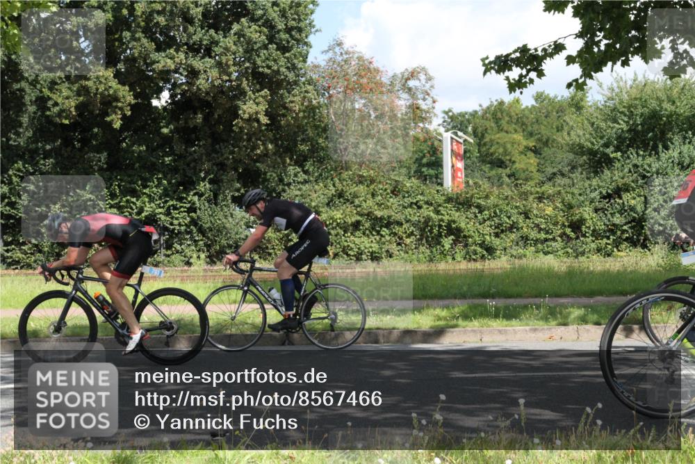 10.08.2025 - GEWOBA Citytriathlon Bremen Yannick Fuchs http://msf.ph/oto/8567466 10.08.2025 12:37:16 Radfahren 631, 726, 804, 982 meine-sportfotos.de