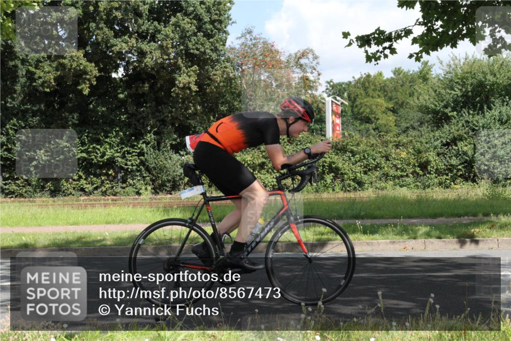 10.08.2025 - GEWOBA Citytriathlon Bremen Yannick Fuchs http://msf.ph/oto/8567473 10.08.2025 12:37:40 Radfahren 563, 603 meine-sportfotos.de