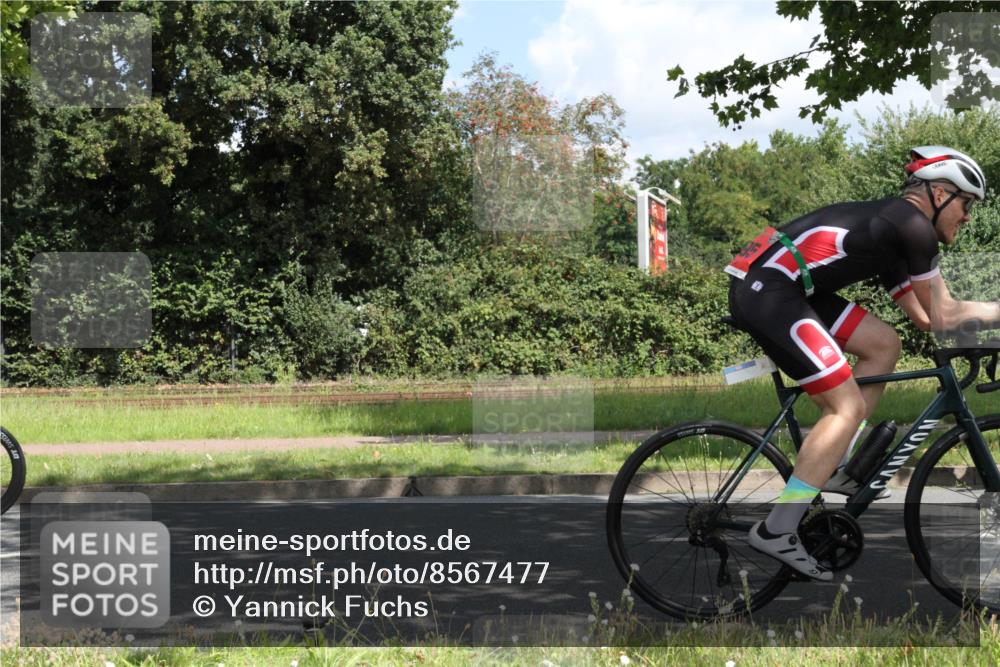 10.08.2025 - GEWOBA Citytriathlon Bremen Yannick Fuchs http://msf.ph/oto/8567477 10.08.2025 12:37:48 Radfahren 563, 603, 618 meine-sportfotos.de