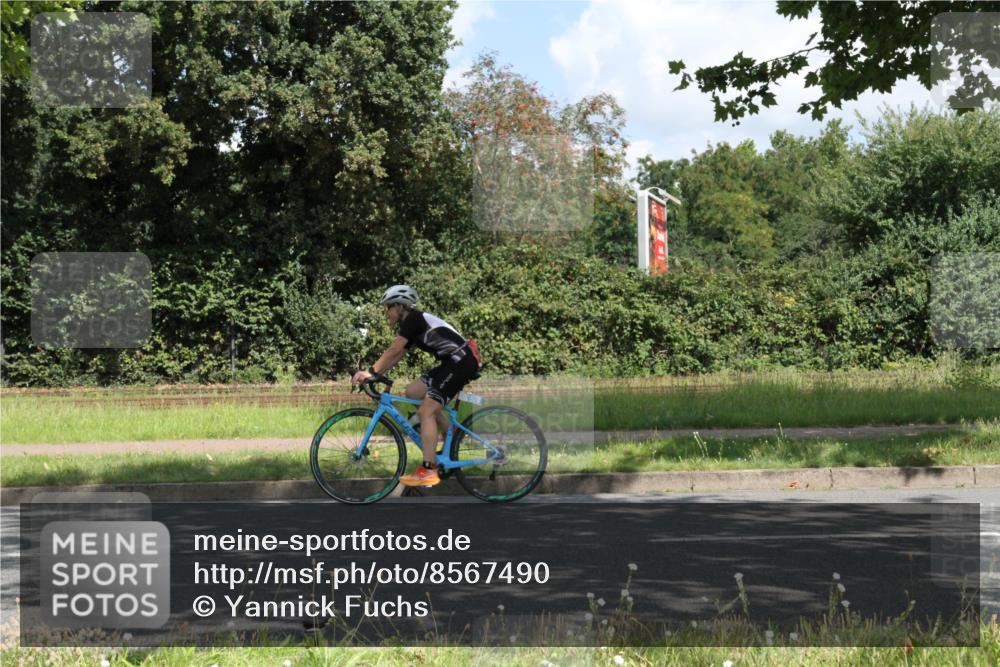 10.08.2025 - GEWOBA Citytriathlon Bremen Yannick Fuchs http://msf.ph/oto/8567490 10.08.2025 12:38:03 Radfahren 618, 671, 761, 764, 782, 825, 844, 853, 1018 meine-sportfotos.de