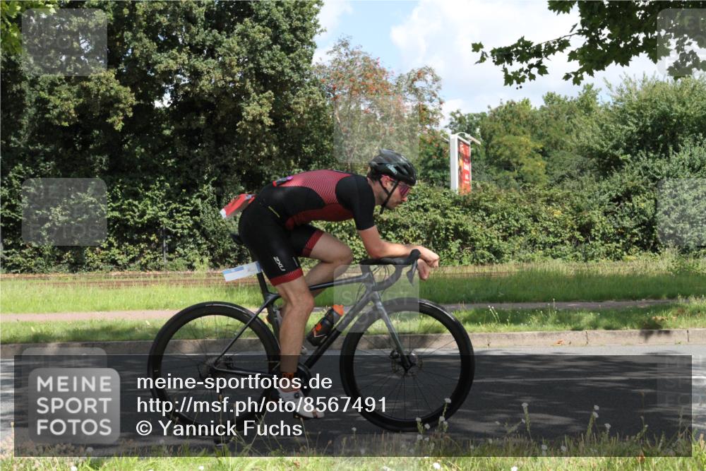 10.08.2025 - GEWOBA Citytriathlon Bremen Yannick Fuchs http://msf.ph/oto/8567491 10.08.2025 12:38:06 Radfahren 618, 671, 761, 764, 782, 784, 825, 844, 853, 1018 meine-sportfotos.de