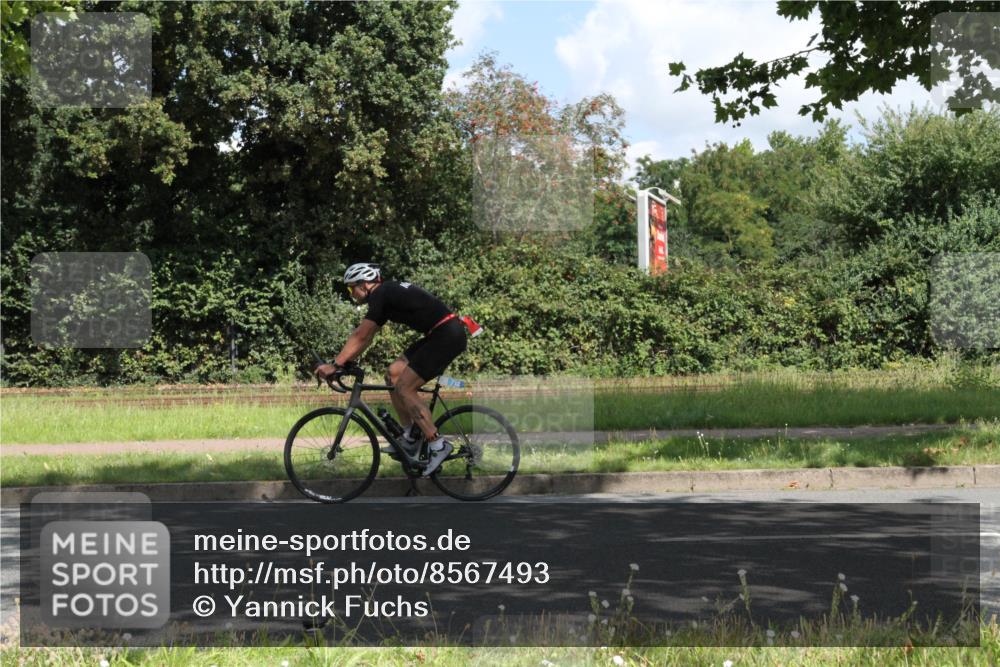 10.08.2025 - GEWOBA Citytriathlon Bremen Yannick Fuchs http://msf.ph/oto/8567493 10.08.2025 12:38:08 Radfahren 618, 671, 761, 764, 782, 784, 825, 844, 853, 1018 meine-sportfotos.de