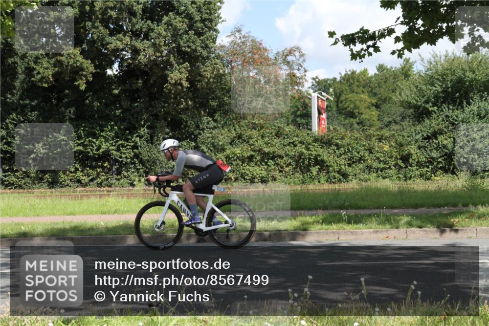 10.08.2025 - GEWOBA Citytriathlon Bremen Yannick Fuchs http://msf.ph/oto/8567499 10.08.2025 12:38:13 Radfahren 557, 671, 761, 764, 782, 784, 825, 844, 853, 1018 meine-sportfotos.de