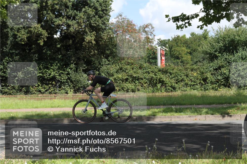 10.08.2025 - GEWOBA Citytriathlon Bremen Yannick Fuchs http://msf.ph/oto/8567501 10.08.2025 12:38:14 Radfahren 557, 671, 761, 764, 782, 784, 825, 844, 853, 1018 meine-sportfotos.de