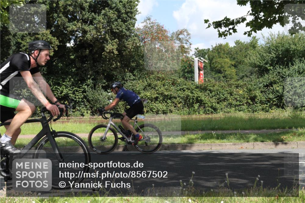 10.08.2025 - GEWOBA Citytriathlon Bremen Yannick Fuchs http://msf.ph/oto/8567502 10.08.2025 12:38:16 Radfahren 557, 671, 761, 764, 782, 784, 825, 844, 853, 1018 meine-sportfotos.de