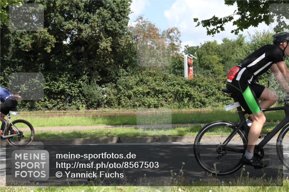 10.08.2025 - GEWOBA Citytriathlon Bremen Yannick Fuchs http://msf.ph/oto/8567503 10.08.2025 12:38:16 Radfahren 557, 671, 761, 764, 782, 784, 825, 844, 853, 1018 meine-sportfotos.de