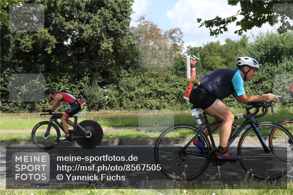 10.08.2025 - GEWOBA Citytriathlon Bremen Yannick Fuchs http://msf.ph/oto/8567505 10.08.2025 12:38:17 Radfahren 557, 671, 761, 764, 782, 784, 825, 844, 853, 1018 meine-sportfotos.de