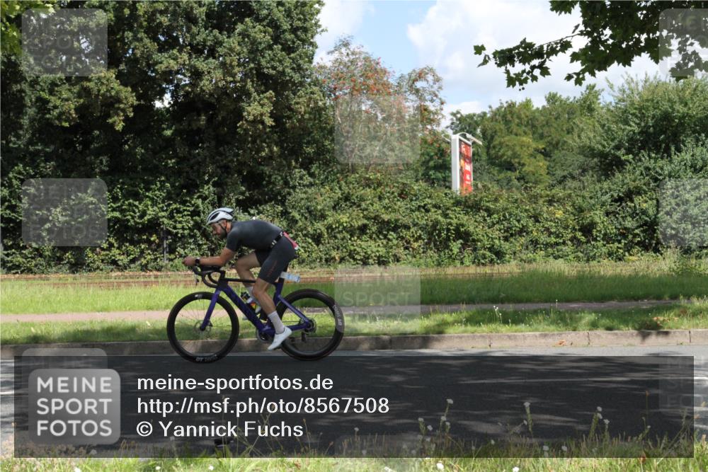 10.08.2025 - GEWOBA Citytriathlon Bremen Yannick Fuchs http://msf.ph/oto/8567508 10.08.2025 12:38:22 Radfahren 557, 671, 764, 784, 825, 844, 853, 1018 meine-sportfotos.de