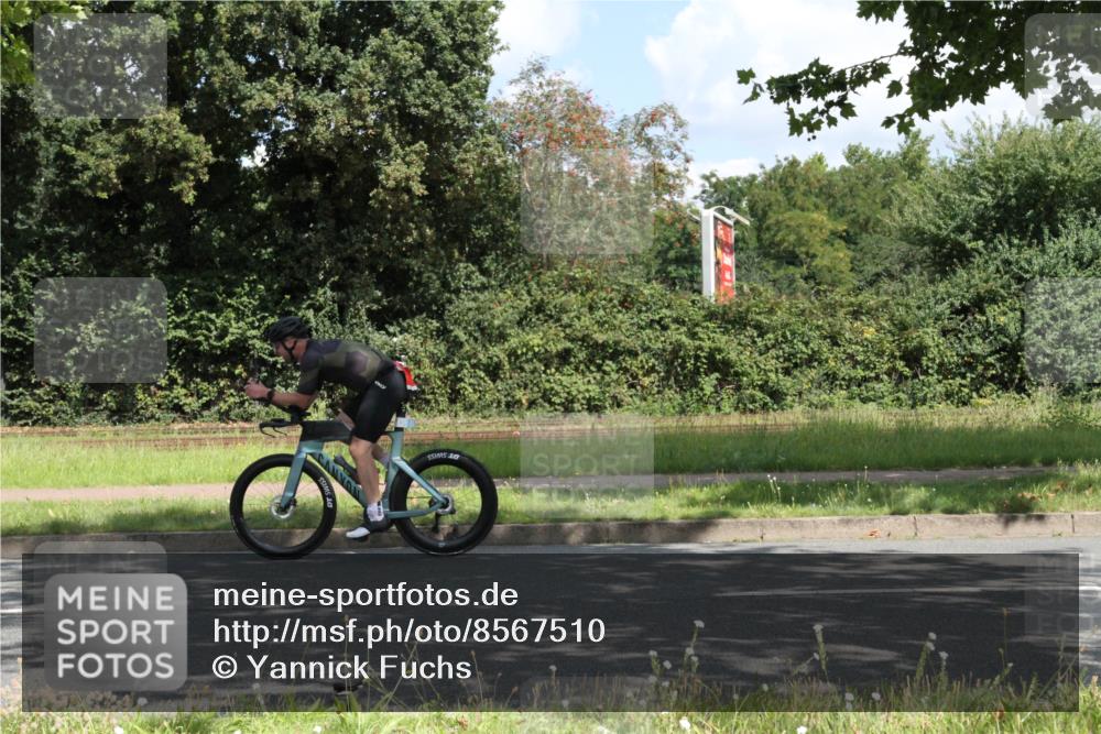 10.08.2025 - GEWOBA Citytriathlon Bremen Yannick Fuchs http://msf.ph/oto/8567510 10.08.2025 12:38:30 Radfahren 557, 634, 662 meine-sportfotos.de