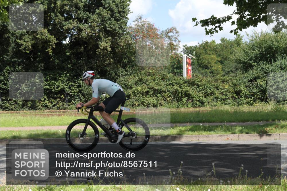 10.08.2025 - GEWOBA Citytriathlon Bremen Yannick Fuchs http://msf.ph/oto/8567511 10.08.2025 12:38:31 Radfahren 557, 634, 662, 772 meine-sportfotos.de