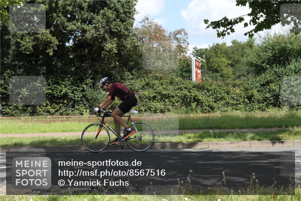 10.08.2025 - GEWOBA Citytriathlon Bremen Yannick Fuchs http://msf.ph/oto/8567516 10.08.2025 12:38:40 Radfahren 555, 634, 662, 740, 762, 772, 797, 892, 940 meine-sportfotos.de