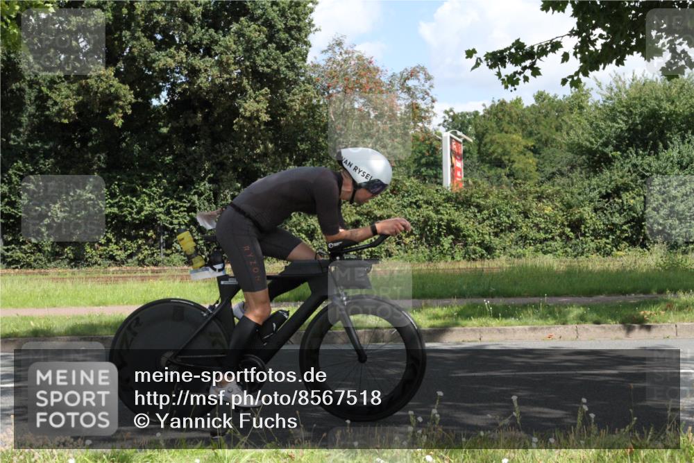 10.08.2025 - GEWOBA Citytriathlon Bremen Yannick Fuchs http://msf.ph/oto/8567518 10.08.2025 12:38:42 Radfahren 555, 634, 662, 720, 740, 762, 772, 797, 892, 940, 1019 meine-sportfotos.de