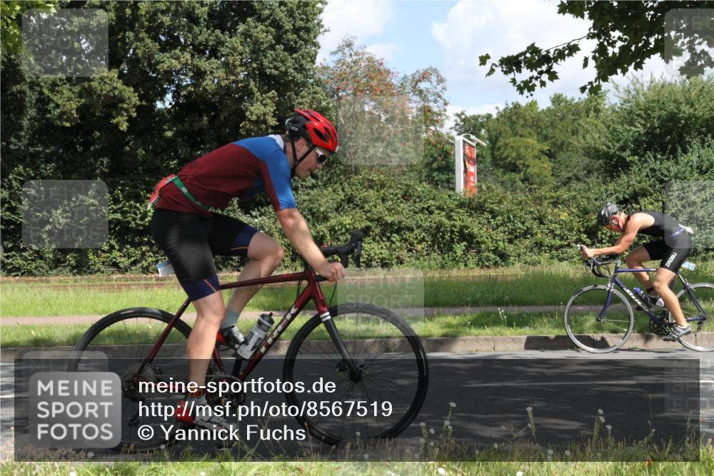 10.08.2025 - GEWOBA Citytriathlon Bremen Yannick Fuchs http://msf.ph/oto/8567519 10.08.2025 12:38:43 Radfahren 555, 634, 662, 720, 740, 762, 772, 797, 892, 940, 1019 meine-sportfotos.de