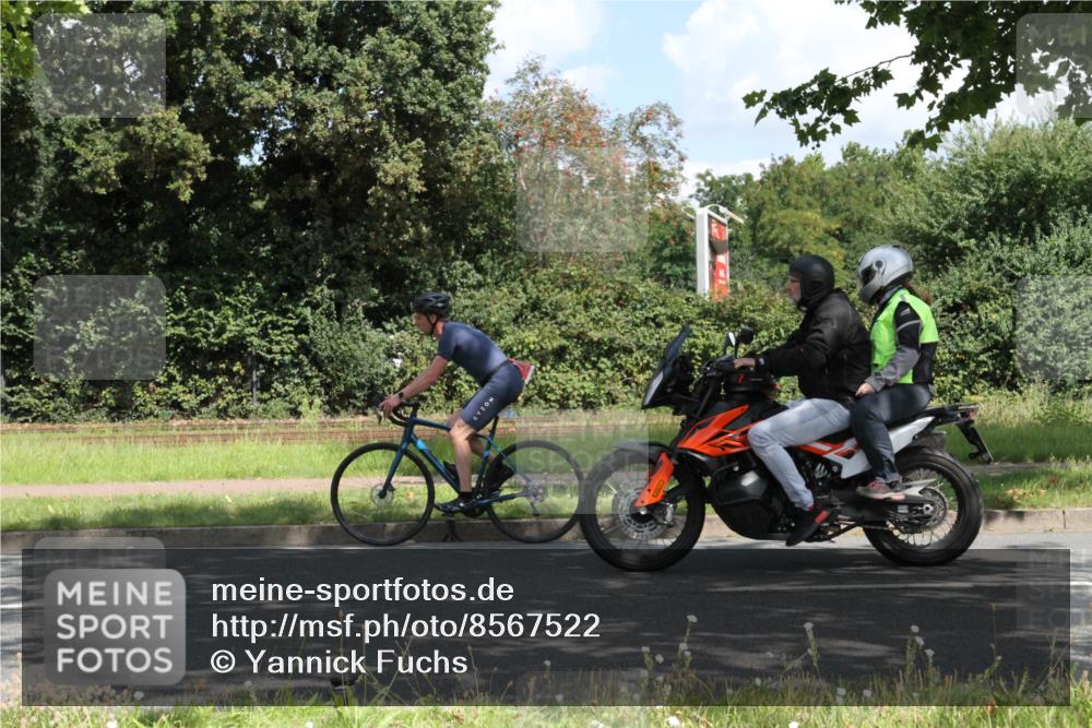 10.08.2025 - GEWOBA Citytriathlon Bremen Yannick Fuchs http://msf.ph/oto/8567522 10.08.2025 12:38:45 Radfahren 555, 634, 662, 720, 740, 762, 772, 797, 892, 940, 1019 meine-sportfotos.de