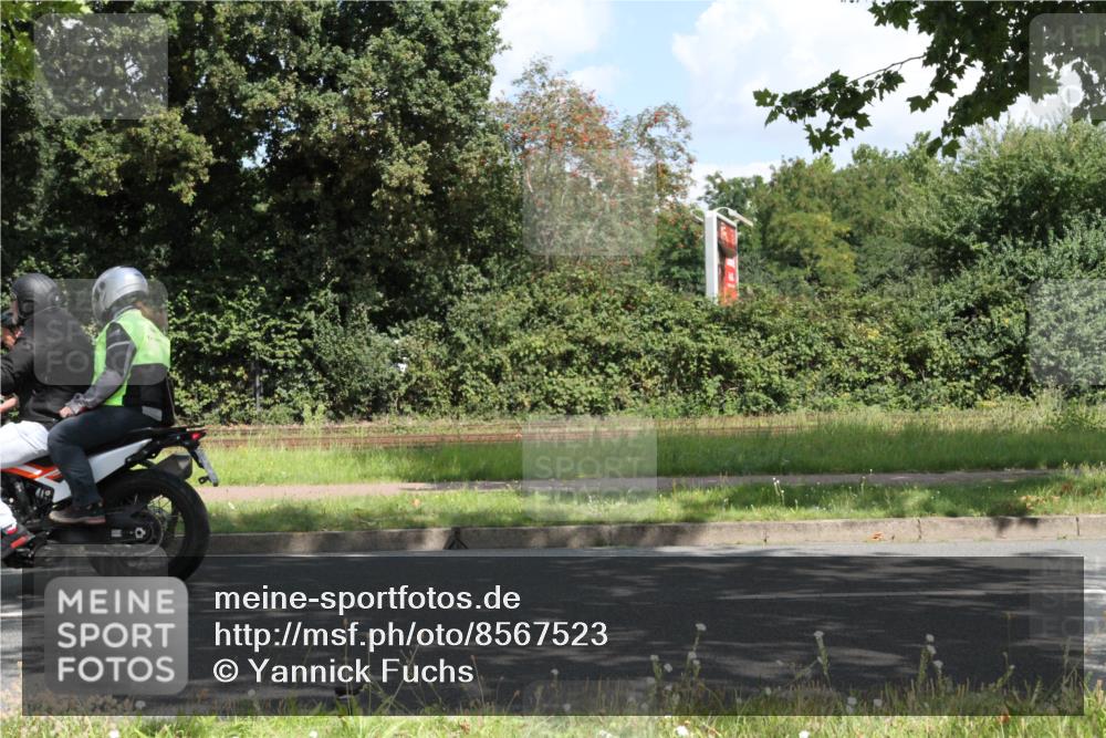 10.08.2025 - GEWOBA Citytriathlon Bremen Yannick Fuchs http://msf.ph/oto/8567523 10.08.2025 12:38:45 Radfahren 555, 634, 662, 720, 740, 762, 772, 797, 892, 940, 1019 meine-sportfotos.de