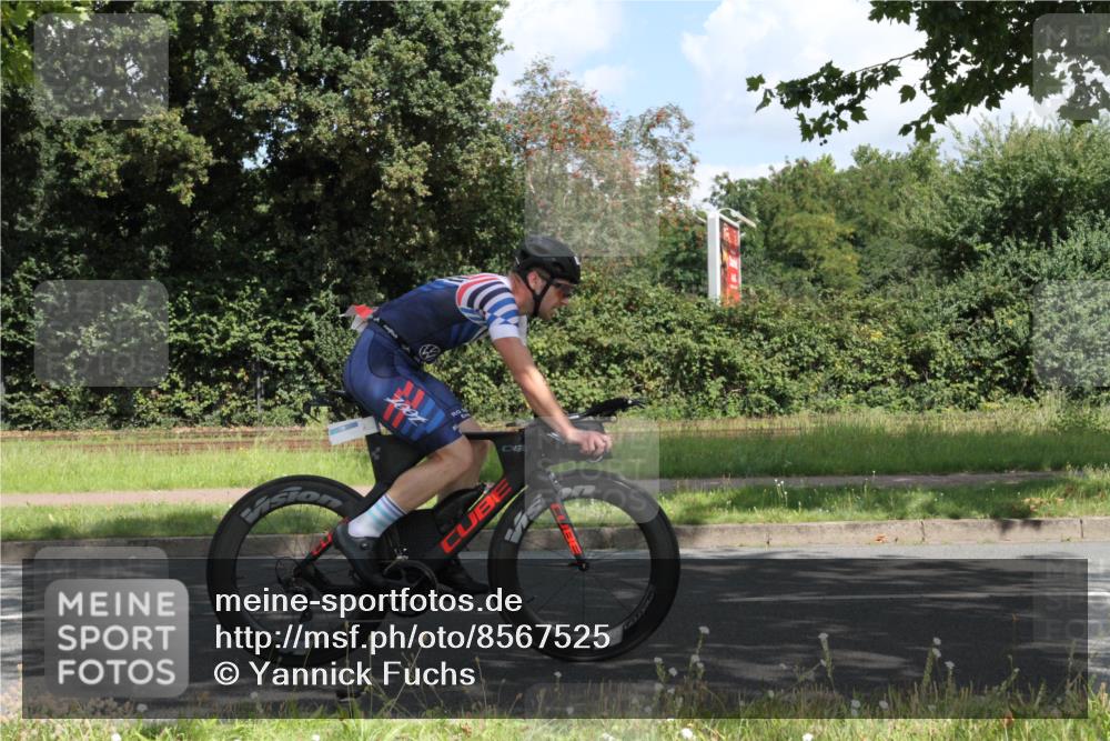 10.08.2025 - GEWOBA Citytriathlon Bremen Yannick Fuchs http://msf.ph/oto/8567525 10.08.2025 12:38:50 Radfahren 555, 634, 662, 720, 740, 762, 772, 797, 892, 940, 978, 1019 meine-sportfotos.de