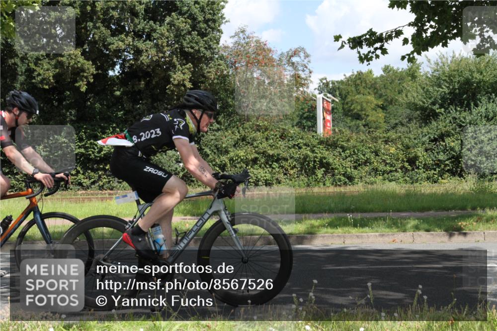 10.08.2025 - GEWOBA Citytriathlon Bremen Yannick Fuchs http://msf.ph/oto/8567526 10.08.2025 12:38:51 Radfahren 555, 662, 720, 740, 762, 772, 797, 892, 940, 978, 1019 meine-sportfotos.de