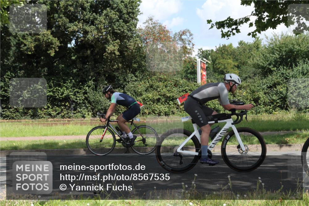 10.08.2025 - GEWOBA Citytriathlon Bremen Yannick Fuchs http://msf.ph/oto/8567535 10.08.2025 12:39:05 Radfahren 658, 696, 709, 720, 729, 762, 900, 969, 978, 1019 meine-sportfotos.de