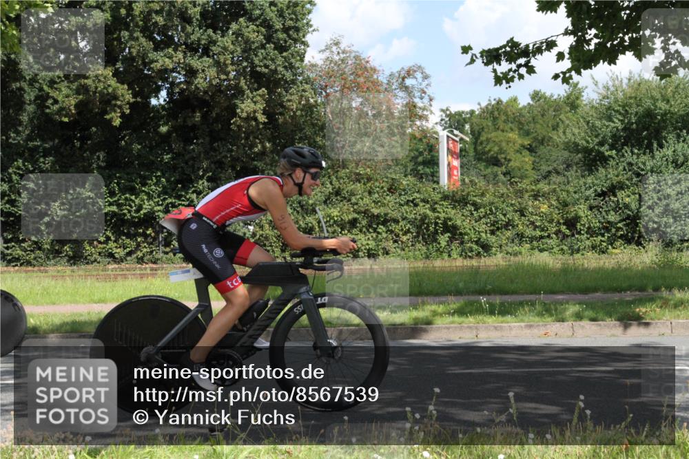 10.08.2025 - GEWOBA Citytriathlon Bremen Yannick Fuchs http://msf.ph/oto/8567539 10.08.2025 12:39:10 Radfahren 658, 696, 709, 729, 900, 969, 978, 1006 meine-sportfotos.de