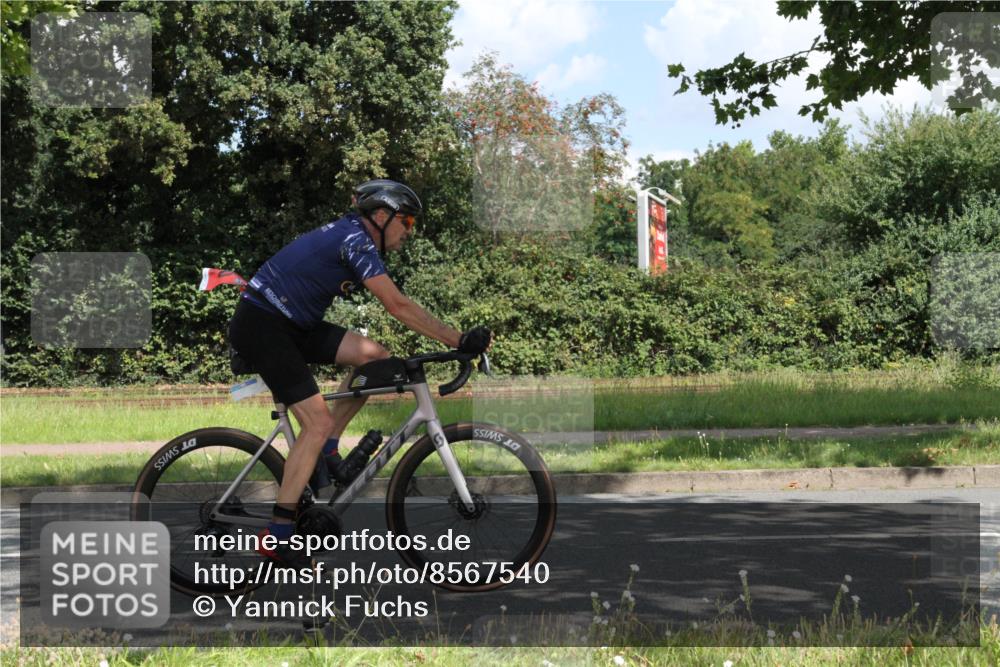 10.08.2025 - GEWOBA Citytriathlon Bremen Yannick Fuchs http://msf.ph/oto/8567540 10.08.2025 12:39:11 Radfahren 658, 696, 709, 729, 900, 969, 978, 1006 meine-sportfotos.de
