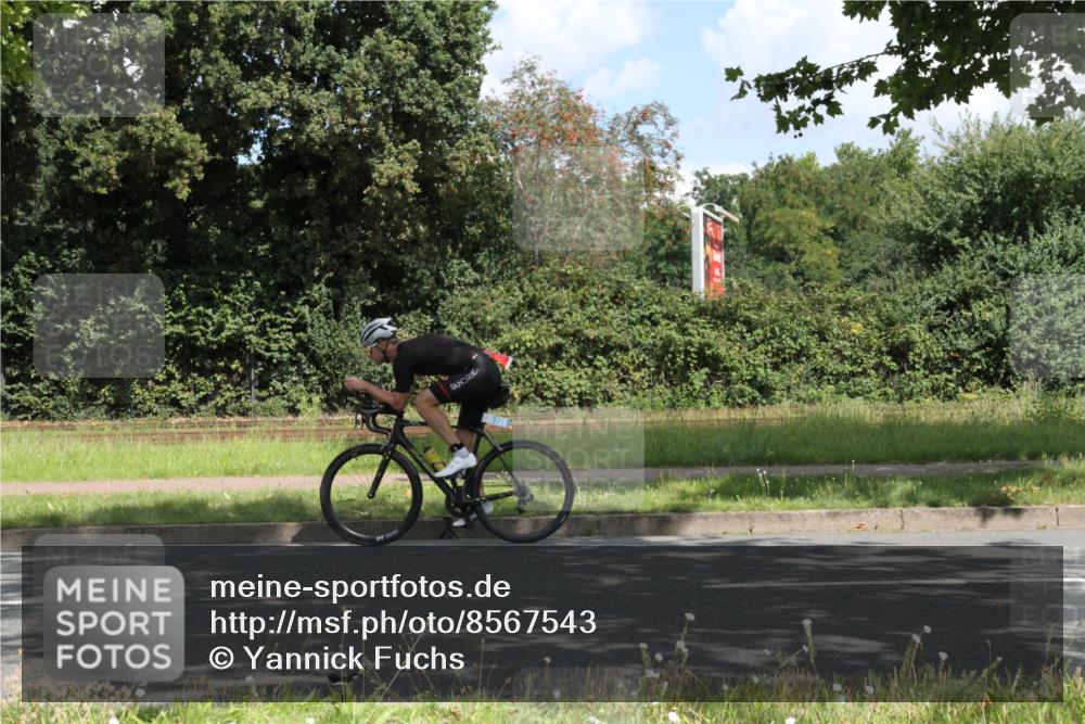 10.08.2025 - GEWOBA Citytriathlon Bremen Yannick Fuchs http://msf.ph/oto/8567543 10.08.2025 12:39:13 Radfahren 658, 696, 709, 729, 758, 900, 969, 978, 1006 meine-sportfotos.de