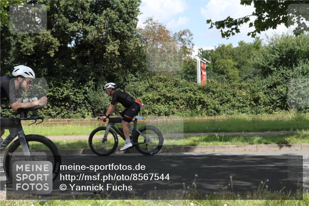 10.08.2025 - GEWOBA Citytriathlon Bremen Yannick Fuchs http://msf.ph/oto/8567544 10.08.2025 12:39:14 Radfahren 658, 696, 709, 729, 758, 900, 969, 1006 meine-sportfotos.de