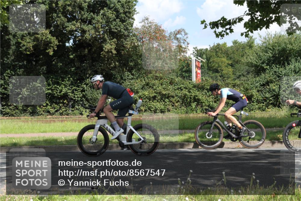 10.08.2025 - GEWOBA Citytriathlon Bremen Yannick Fuchs http://msf.ph/oto/8567547 10.08.2025 12:39:17 Radfahren 658, 696, 709, 729, 758, 869, 900, 969, 1006 meine-sportfotos.de