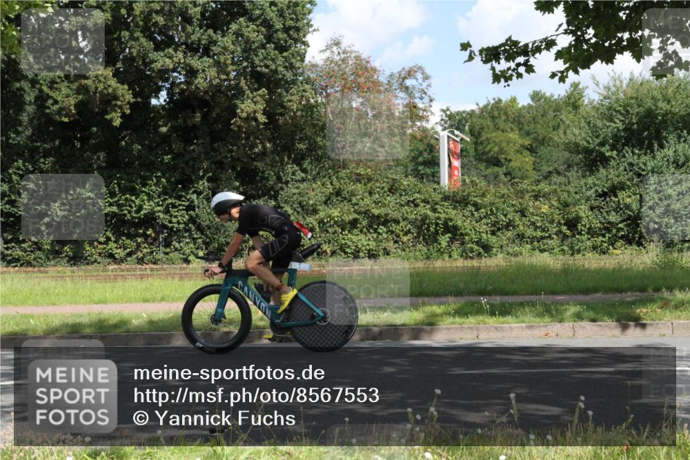 10.08.2025 - GEWOBA Citytriathlon Bremen Yannick Fuchs http://msf.ph/oto/8567553 10.08.2025 12:39:23 Radfahren 696, 709, 729, 758, 795, 869, 900, 1006 meine-sportfotos.de