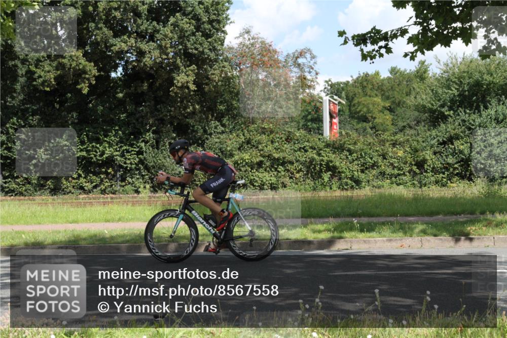 10.08.2025 - GEWOBA Citytriathlon Bremen Yannick Fuchs http://msf.ph/oto/8567558 10.08.2025 12:39:26 Radfahren 572, 696, 709, 729, 758, 795, 869, 1006 meine-sportfotos.de