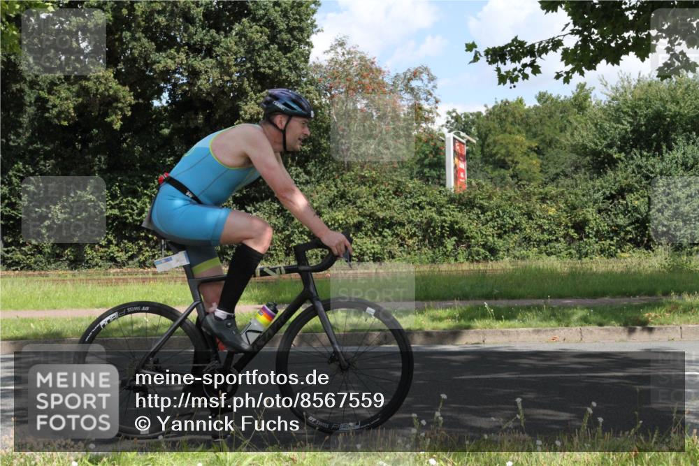 10.08.2025 - GEWOBA Citytriathlon Bremen Yannick Fuchs http://msf.ph/oto/8567559 10.08.2025 12:39:28 Radfahren 572, 709, 758, 795, 813, 869, 1006 meine-sportfotos.de